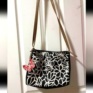 - NWOT Relic Oh Happy Day black and white w/ tan adjustable strap crossbod…